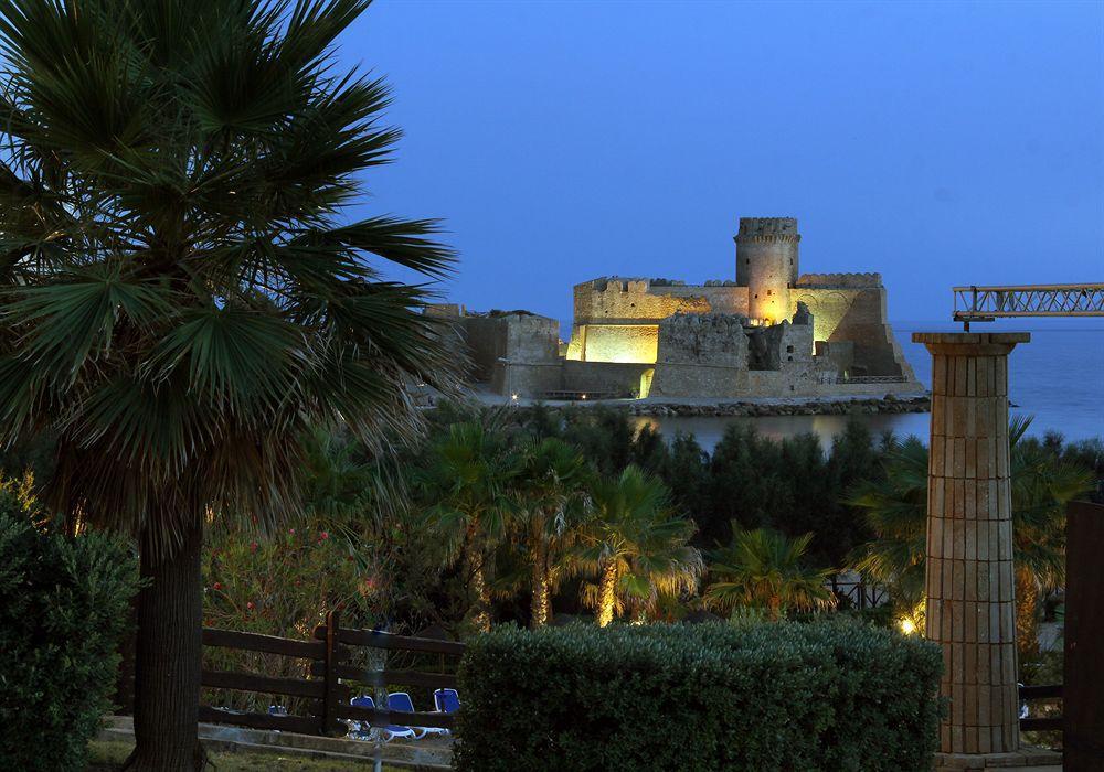 Th Le Castella - Baia Degli Dei Village Exterior foto